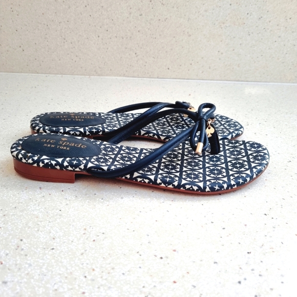 Kate Spade Size 6M Navy Sandals - Picture 3 of 7